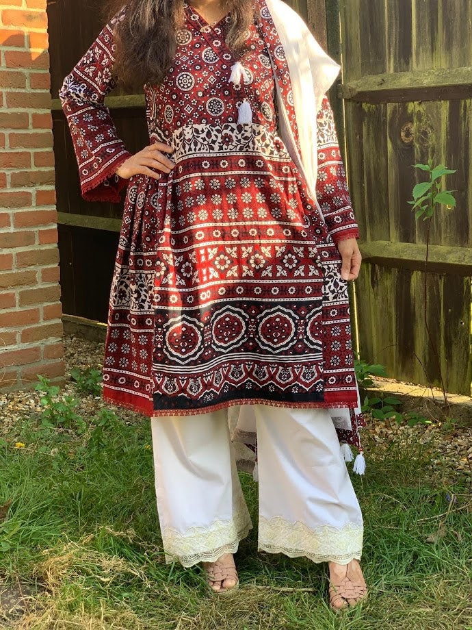 sindhi ajrak dress design Sindhi Ajrak Dress: Embroidered Peplum Salwar Kameez