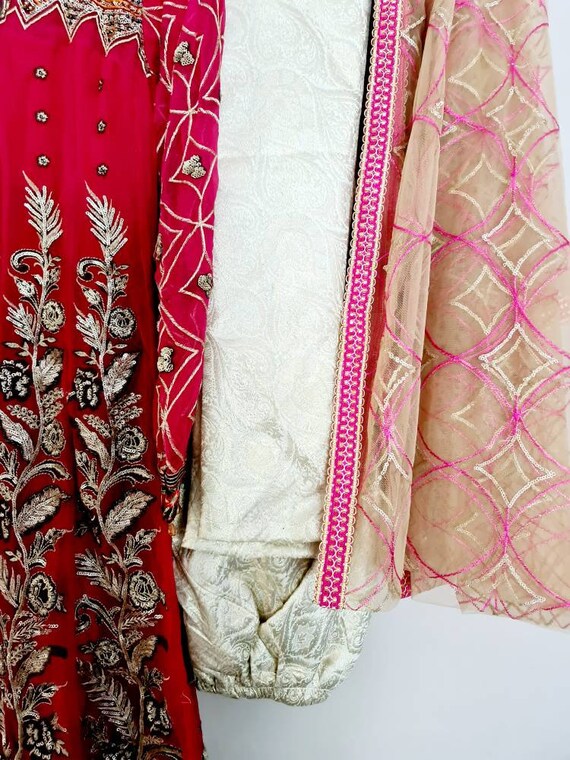 パキスタン民族衣装エレガント刺繍Luxuryローンアイボリーセピア3ピース