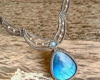 Labradorite Necklace, Blue Flash Gemstone Pendant, Handmade Macrame Jewelry, Boho Crystal Necklace, Adjustable Stone Necklace, Gift for Her