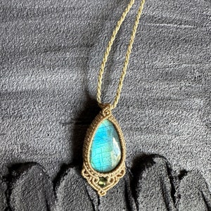 Mother&#39;s day gift ideas,Handmade Macrame Labradorite Necklace - handcraft crystal necklace-unique gift for mother&#39;s day