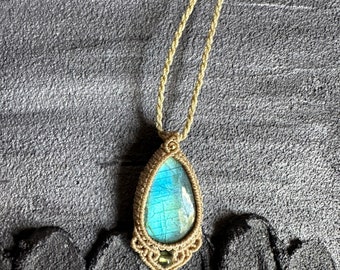 Handmade Macrame Labradorite Necklace: Boho Crystal Jewelry