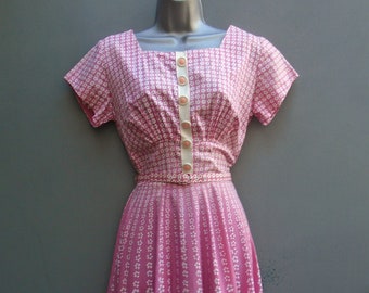 Vintage Dress Novelty Printed Floral Cotton Pink White 1950s 50s