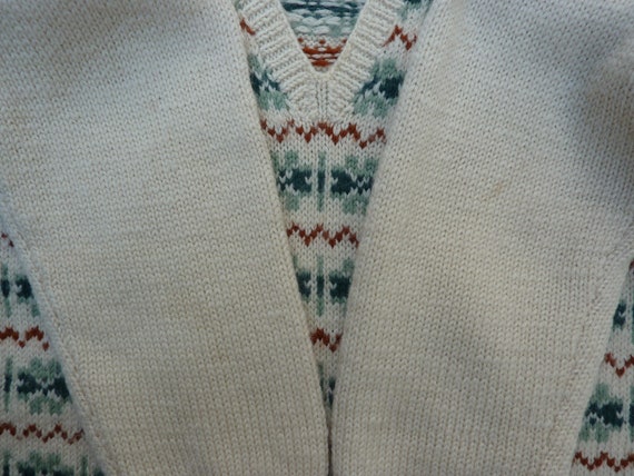 Vintage Hand Knitted Fair Isle Sweater Jumper Cre… - image 9
