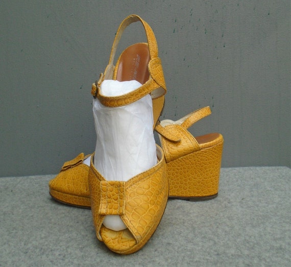 REMIX Vintage 1940s Style Shoes Paseo Mustard Yell