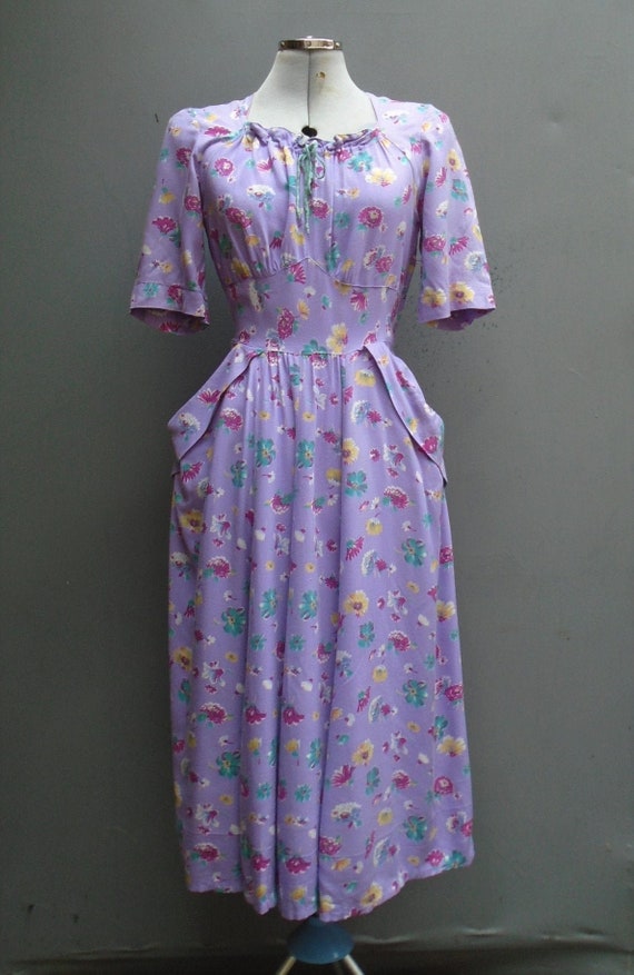 Vintage 1940s Lilac Dress Novelty Floral Print Lac