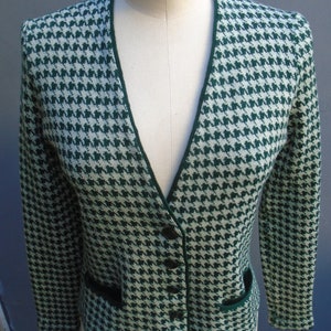 RARE Original Vintage 1930s 1940s Houndstooth Jersey Knit Jacket Cardigan Wool Sweater Green White image 3