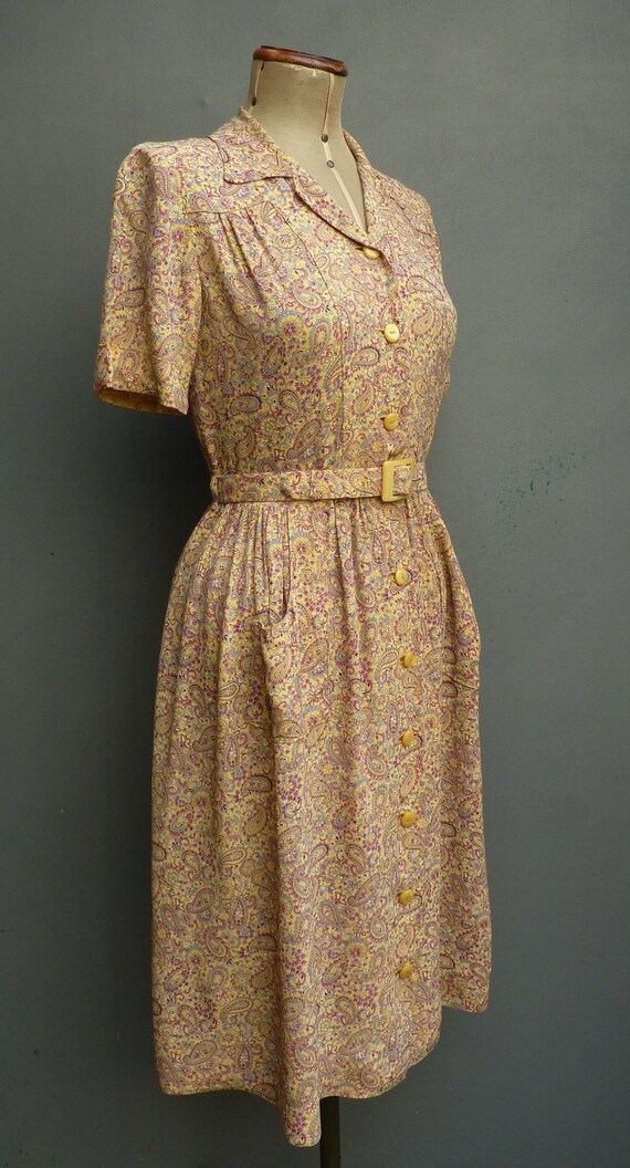 Vintage 1940s Dress Paisley Rayon Crepe Yellow Ma… - image 4