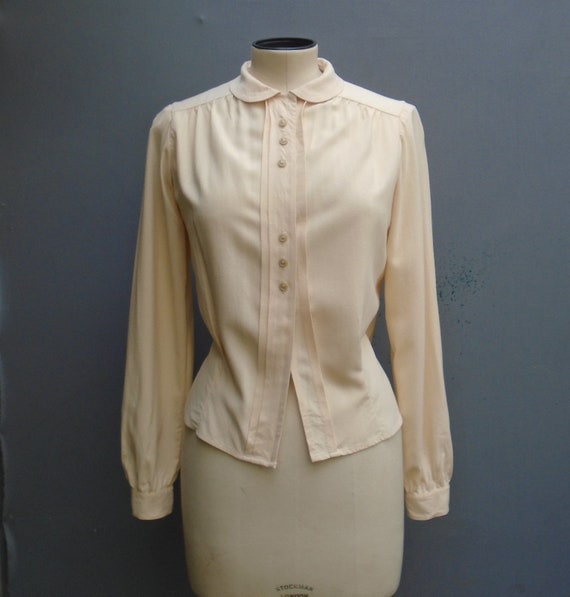 Vintage 1940s Blouse Cream Rayon Long Sleeved Shir