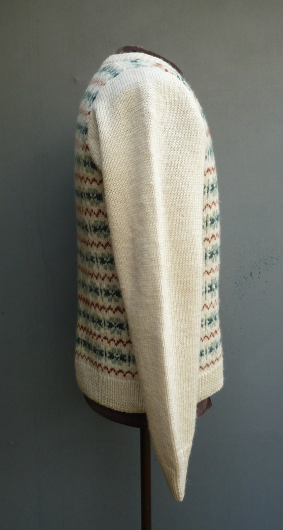 Vintage Hand Knitted Fair Isle Sweater Jumper Cre… - image 3