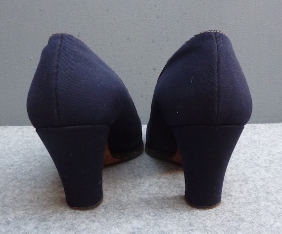 Super Vintage 1940s Shoes Navy Blue Fabric Platfo… - image 3