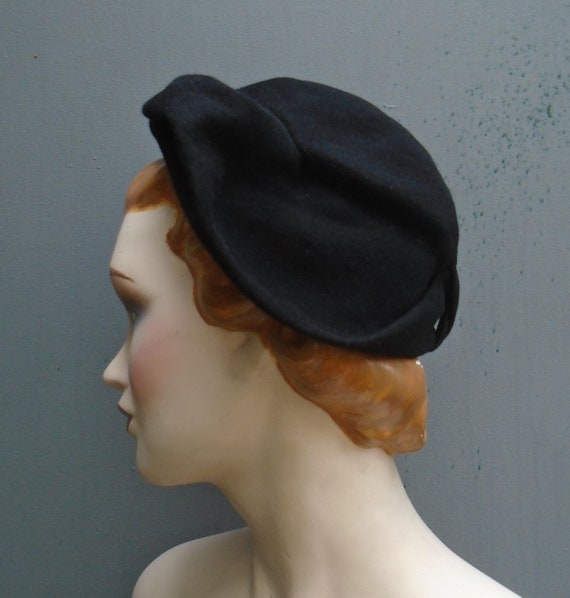 Vintage 1940s Black Felt Hat Bi-Corn Broad Brim H… - image 7