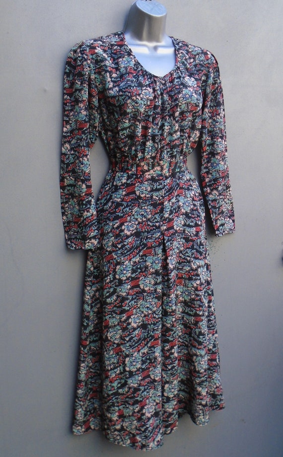 Rare Original 1930s Dress Novelty Dark Floral Pri… - image 2