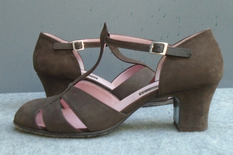 hobbs flat sandals