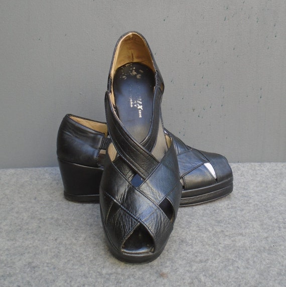 REMIX Vintage 1940s Style Shoes Black Platform Wed