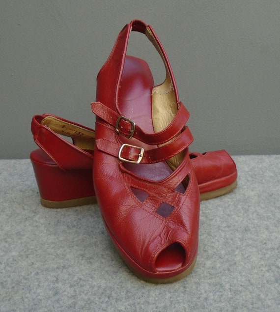 REMIX Vintage 1940s Style Shoes Red Platform Wedge