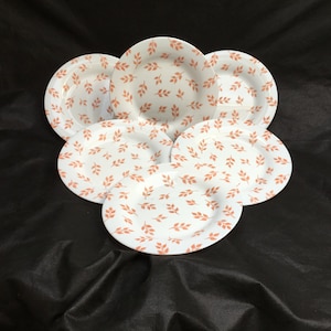 2 x Vintage, ARCOPAL, Side Plates, Dessert Plates, Pink Leaf Design, Milk Glass Plates