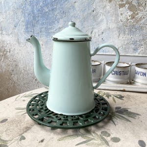VINTAGE - français, moyen, vert menthe poivrée, émail, cafetière sur la cuisinière, articles émaillés, ferme rustique, shabby chic