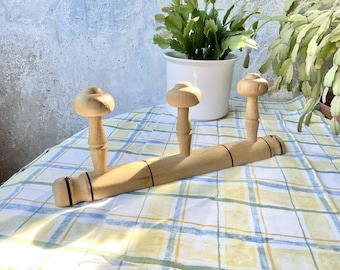 Vintage French Wooden 3-Peg Coat Rack: Rustic Farmhouse Style