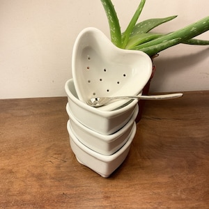 Vintage, Française, APILCO, Petit, En forme de coeur, Moule à fromage, Blanc, Porcelaine, Porte-savon, Décoration de salle de bain