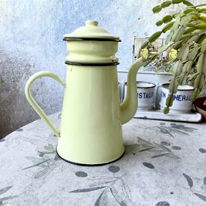 Vintage französische gelbe Emaille Kaffeekanne: Zweistufige rustikale Bauernhaus Dekoration