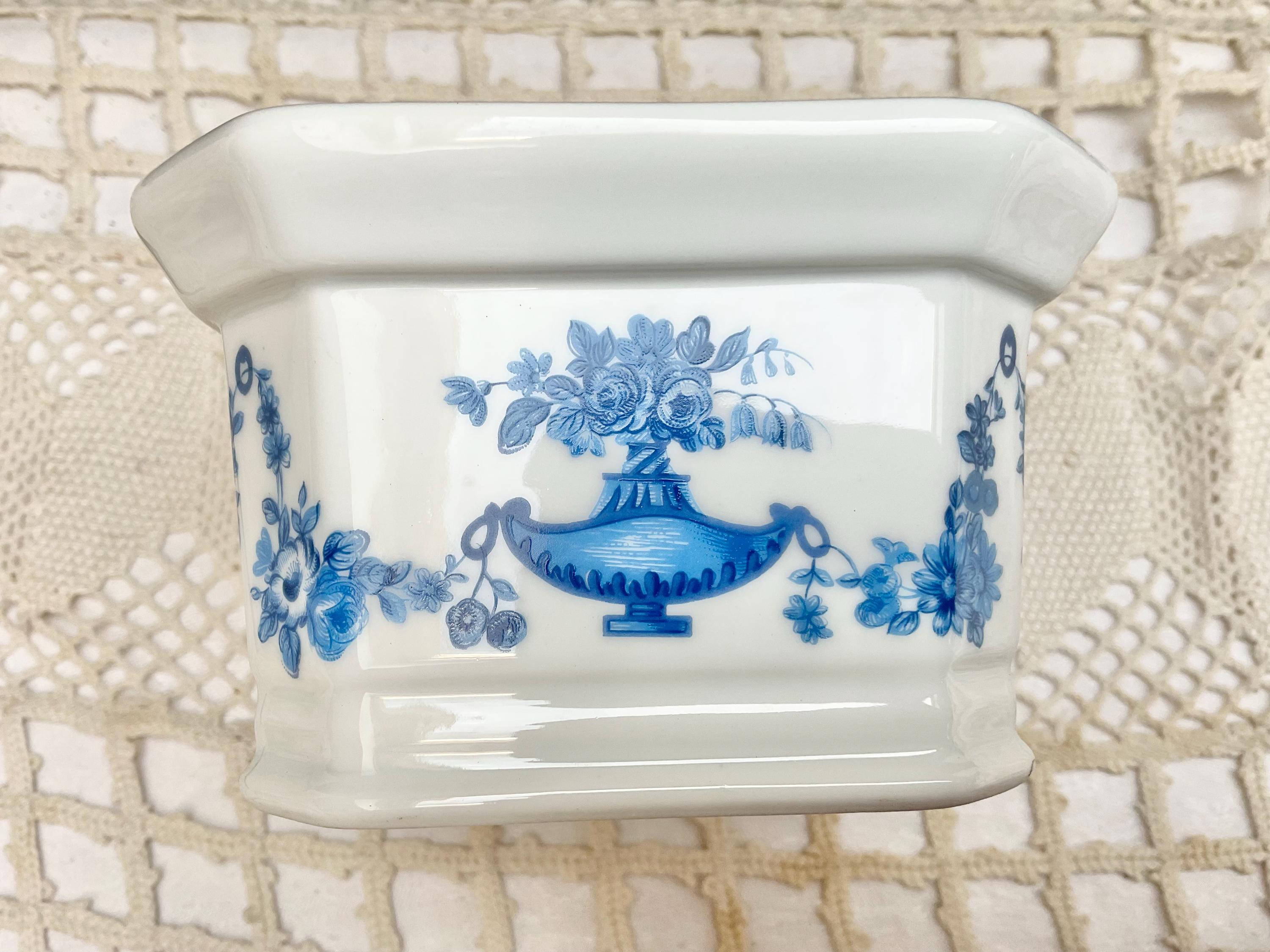 コンテス・デュ・バリー アピルコ磁器テリーヌ：フランス製バター皿 