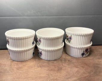 フランス製APILCO磁器製ラメキン6個セット：リブ付き花柄スフレ皿