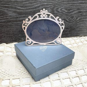 Stunning!  Vintage, Small, Silver Scenes, Silver Metal, Oval, Horizontal, Photo Frame, Boxed, Gift Ideas, Romantic