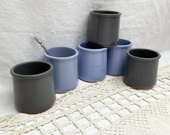 Pot à Yaourt Vintage En Céramique Grise - Marque Cermer - Forme Droite - Hauteur 7 Cm - Occasion