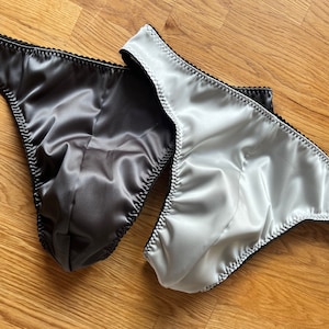 Conjunto de lencería de boda para hombre, tanga de satén gris pizarra y plateado, ideal como regalo. Disponible en tallas de cintura de 71 a 96 cm.