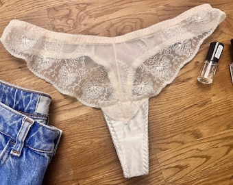 String de mariage en dentelle et satin ivoire avec arrière en résille dans les tailles uk8 - uk22 - sous-vêtements de mariage - lingerie grande taille