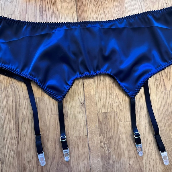 ladies suspender belts