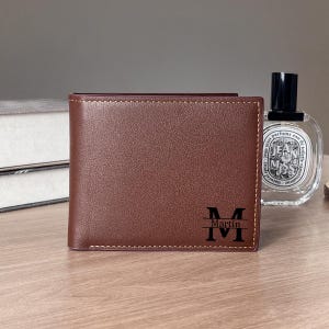 Portafoglio da uomo in pelle personalizzato, portafoglio personalizzato con incisione scritta a mano, regalo per anniversario di matrimonio per fidanzato, migliore amico, marito, padre