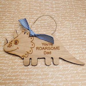You&#39;re ROARSOME Dinosaurier 1 - tolles Geschenk - Plakette - mit Lasergravur auf Kirschbaumholz - Dekoration/Geschenk