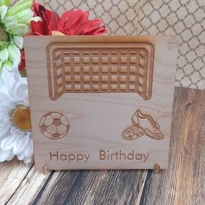 Tarjeta Football Net - Tarjeta de madera personalizada con sobre y soporte - Regalo único/Pareja/Amor