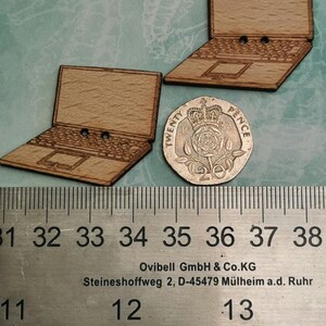 Laptop - Pack of 2 laser engraved wooden buttons