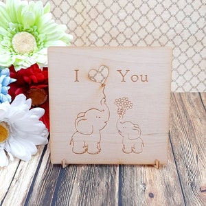 Tarjeta Elephant I Love You - Tarjeta de madera personalizada con soporte y sobre- Regalo único/pareja/amor