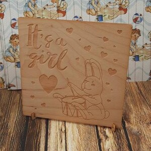 È un biglietto per bambina, biglietto in legno personalizzato con supporto e busta, regalo unico/partner/amore