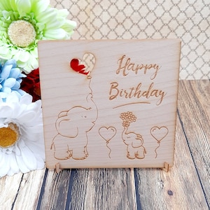 Tarjeta de globo de corazón de elefante - Tarjeta de madera personalizada con soporte y sobre- Regalo único/pareja/amor
