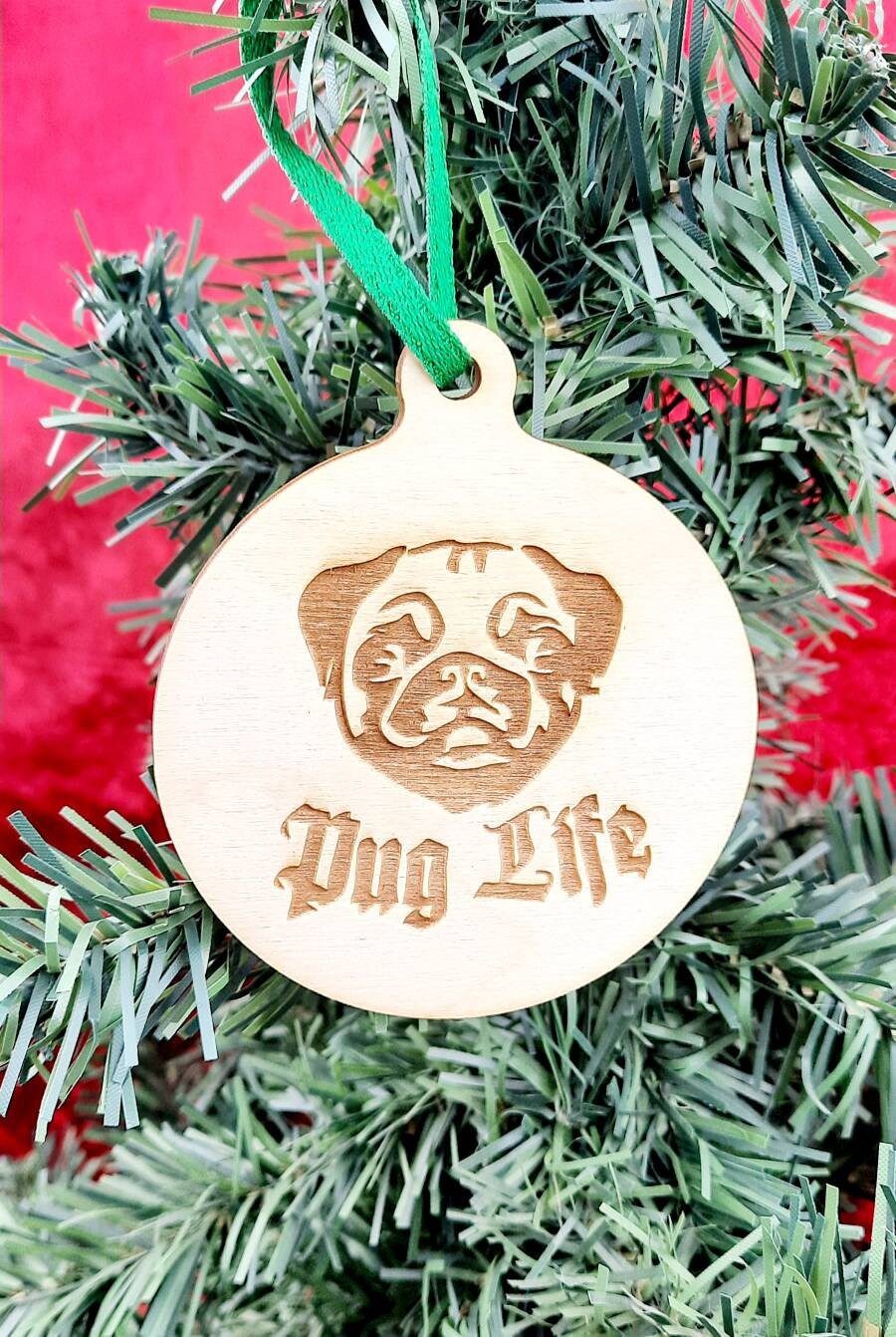 レーザー刻印入りパグのクリスマスオーナメント - バーチウッド製 犬