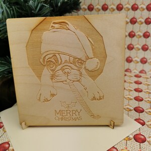 Carlino da festa con cappello - Natale personalizzato - Biglietto in legno con busta e supporto - Regalo unico