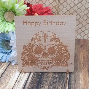 Sugar Skull Gothic - Personalisierte Holzkarte mit Ständer und Umschlag - Einzigartiges Geschenk/Partner/Liebe