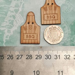 BBQ apron - Pack of 2 laser engraved wooden buttons