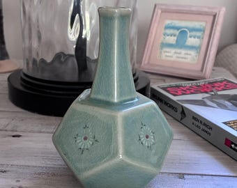 Vintage Korean Celadon Geometric 5 Sided Pentagon Flower Vase Hyunpo Kiln