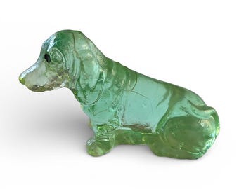Vintage Green Poured Acrylic Resin Dachshund Figurine Dog 4 1/2" L