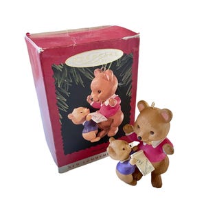Vintage Hallmark Keepsake Grandma Ornament Teddy Bears 1996