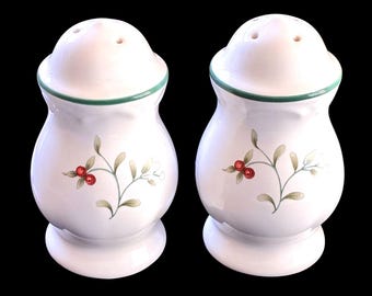 Vintage Pfaltzgraff Winterberry Salt and Pepper Shaker Set