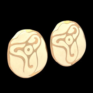 Vintage Cream Gold Swirl Abstract Enamel Post Statement Earrings 1 1/2 inch