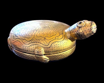 Vintage Lg 7" Burmese Lacquerware Turtle Trinket Box Gold Leaf Shwe Zawa #4020