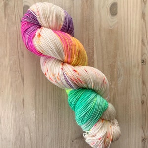 Hand dyed ivory speckled yarn with pastel rainbow speckled sock yarn Unicorn Cupcake pastel rainbow sock yarn image 2