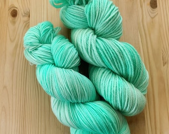 Sock Yarn - Verde Menta | Mernino Wool - Italian Nylon (Superwash) | Mint Green Yarn